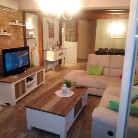 Ive Lucica Apartment Tisno