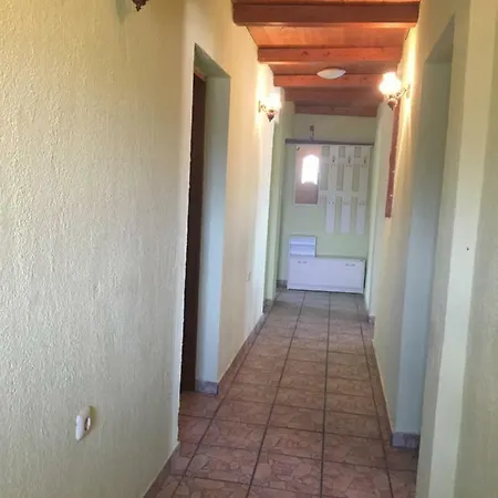 Ive Lucica Apartment Tisno