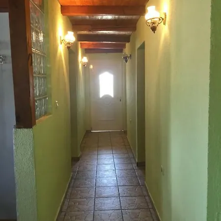 Ive Lucica Apartman *