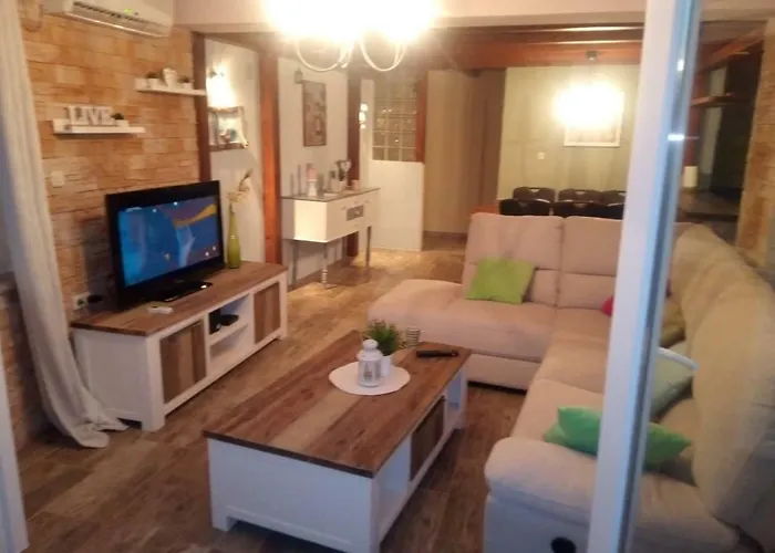 Ive Lucica Apartman Tisno