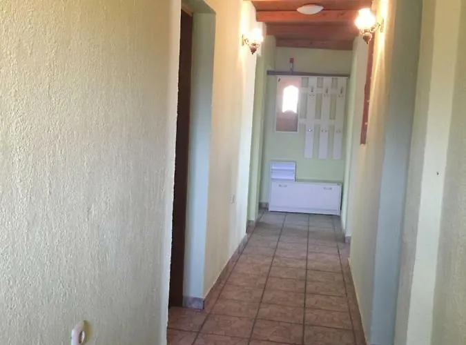 Ive Lucica Apartman Tisno